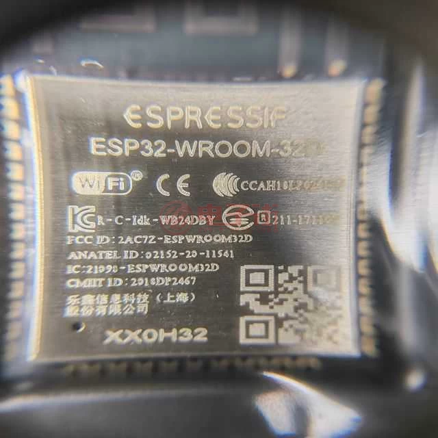 ESP32-WROOM-32D